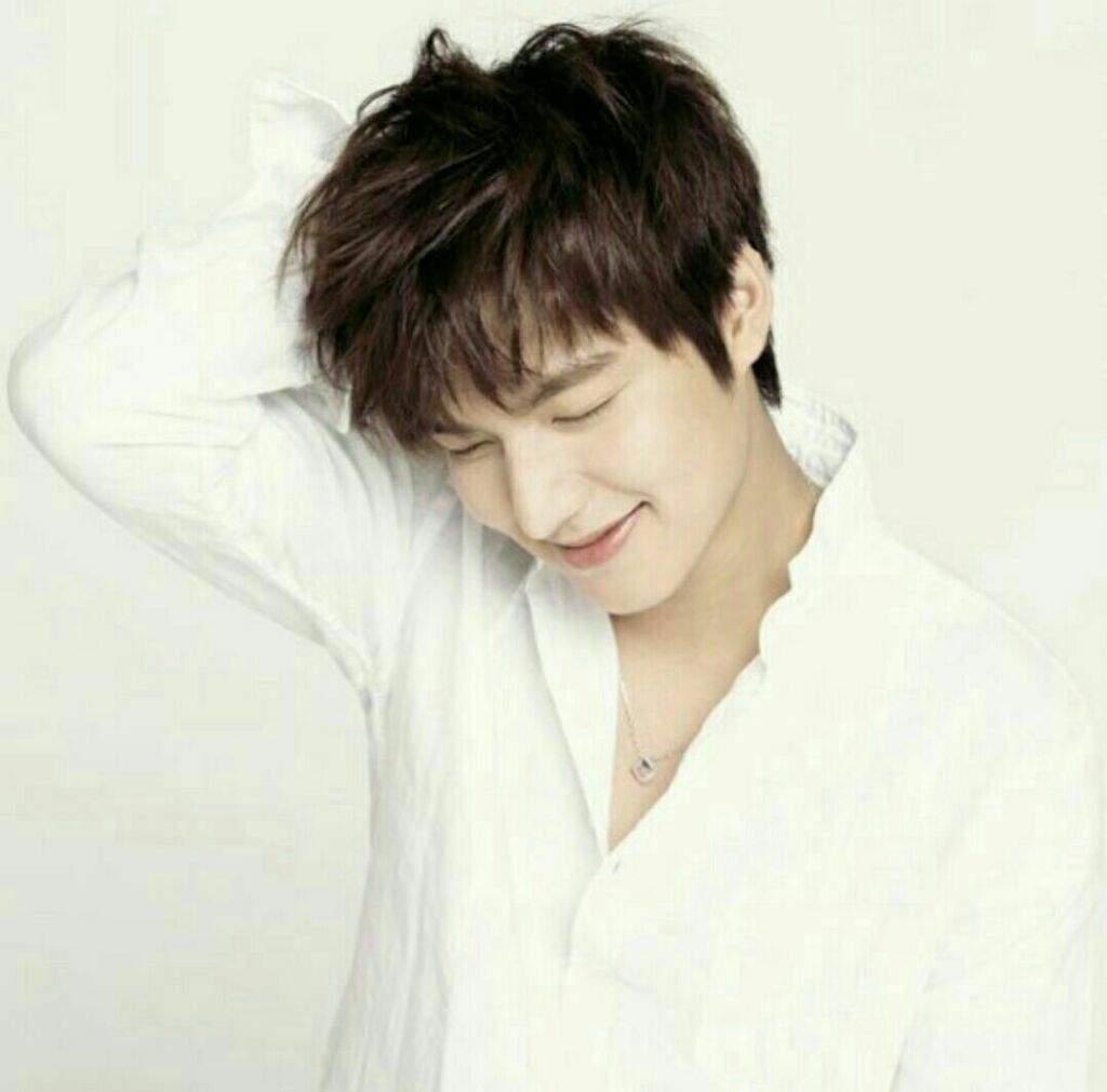 Lee Min Ho Wiki, Age, Girlfriend, Current Crush, Family, Net Worth, Sister